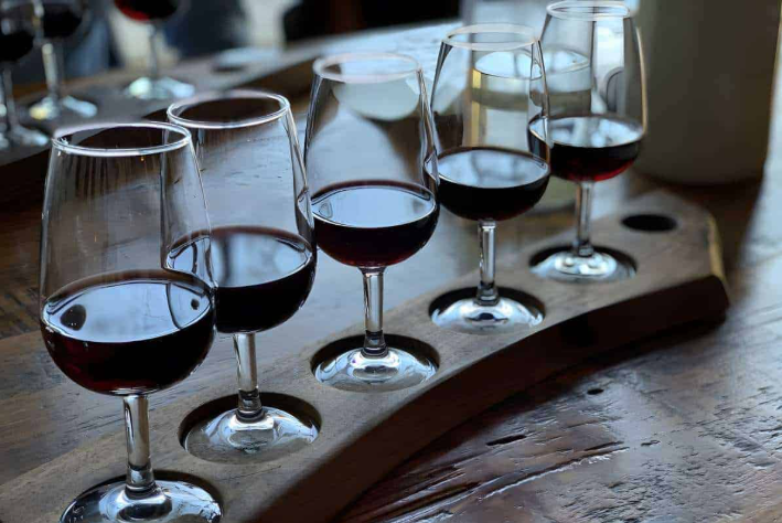 Wine Flight (Sauv Blanc, Riesling, Rose, Syrah, Cab Sauv)