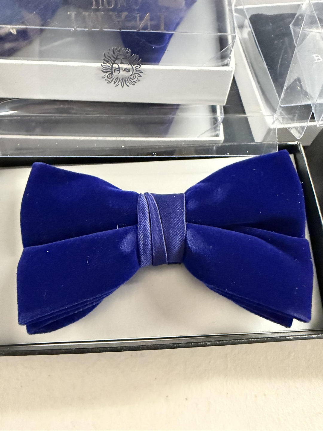 Imani Uomo Velvet Bowtie w/ Hanky