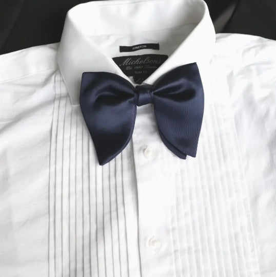Tie Mood Oversized Bow Tie &amp; Pocket Square Set