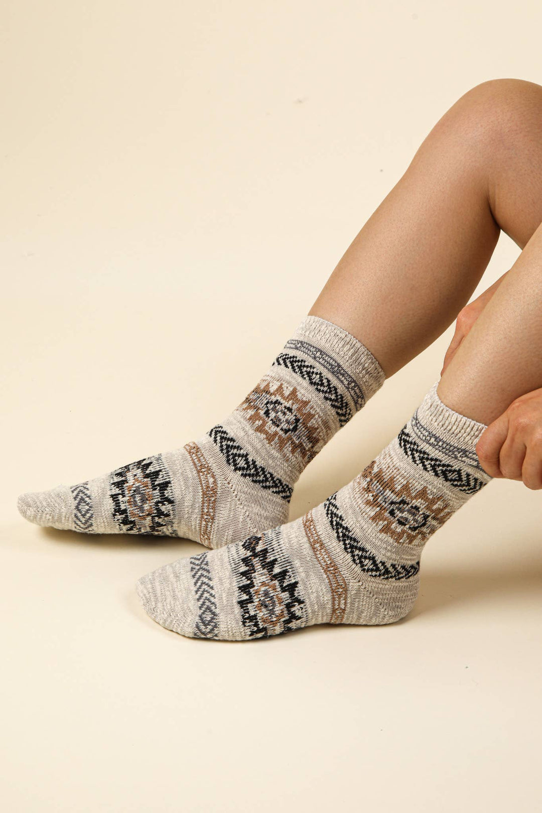 SC10019C-Aztec Graphic Cozy Crew Socks